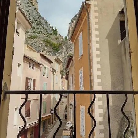 La Fontaine * Moustiers-Sainte-Marie